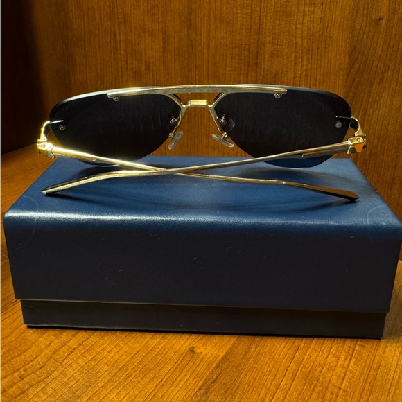 LV Ash Sunglasses - Picture 6 of 7